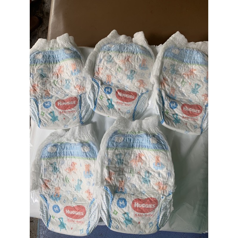 Bỉm quần huggies size M size từ 6-11kg, 100 quần giá 350d