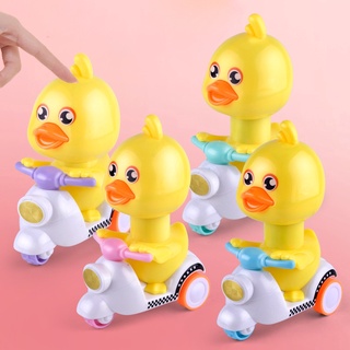 Đồ chơi vịt chạy xe Vespa