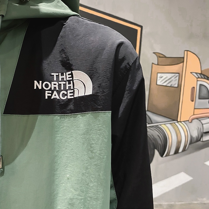 The North Face Áo Khoác Thể Thao Có Mũ Trùm Phối Khóa Kéo Thời Trang