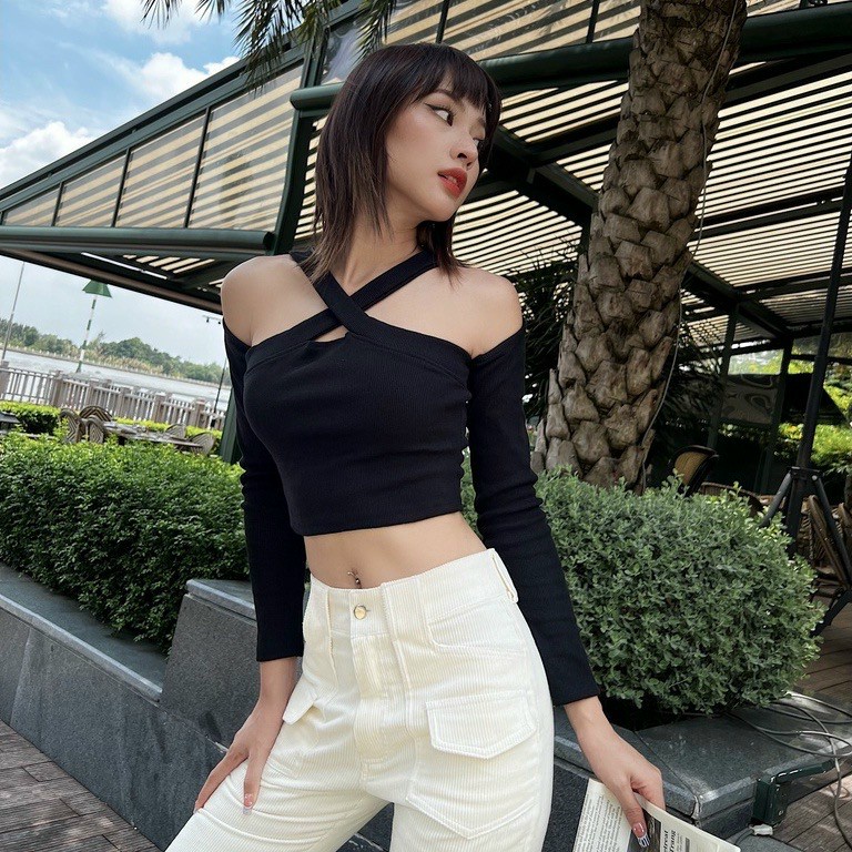 Áo croptop hở vai tay dài cổ yếm siêu xinh chất thun gân mềm mịn BARE- AO027