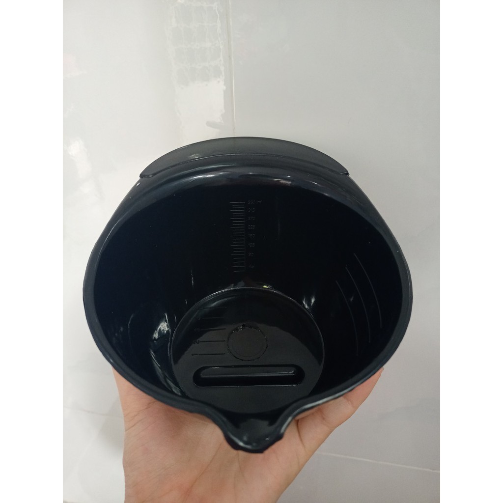 Chén nhựa thường đựng dung dịch nhuộm tóc - phụ liệu tóc Thủ Đức