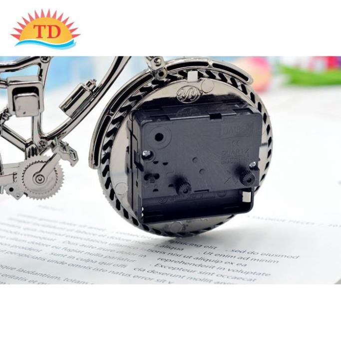 Đồng hồ để bàn mô hình đầu xe ĐẠP , có báo thức.
