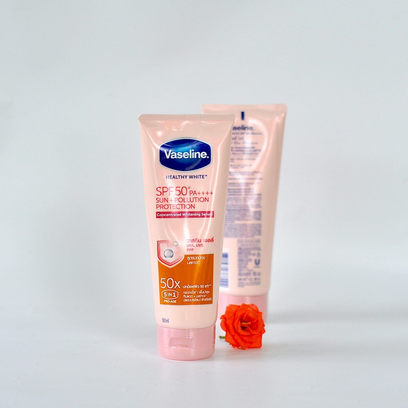 DƯỠNG THỂ VASELINE HEALTHY WHITE SERUM 50X SPF 50++ 320ML VÀ 200ML MẪU MỚI