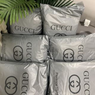Gối nhập khẩu thương hiệu Gucci