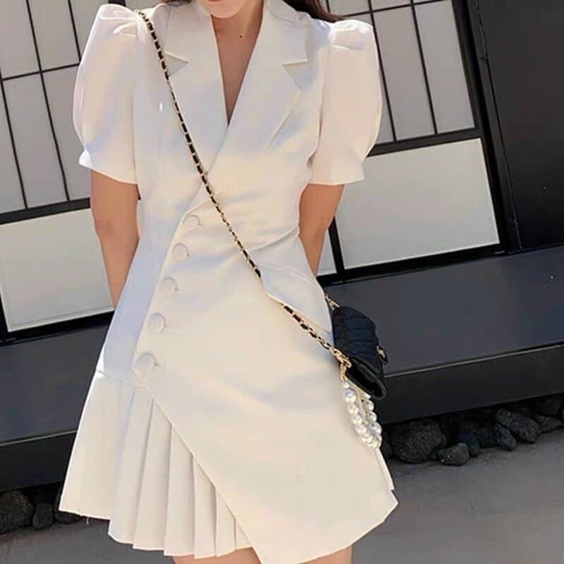 Váy trắng cổ vest