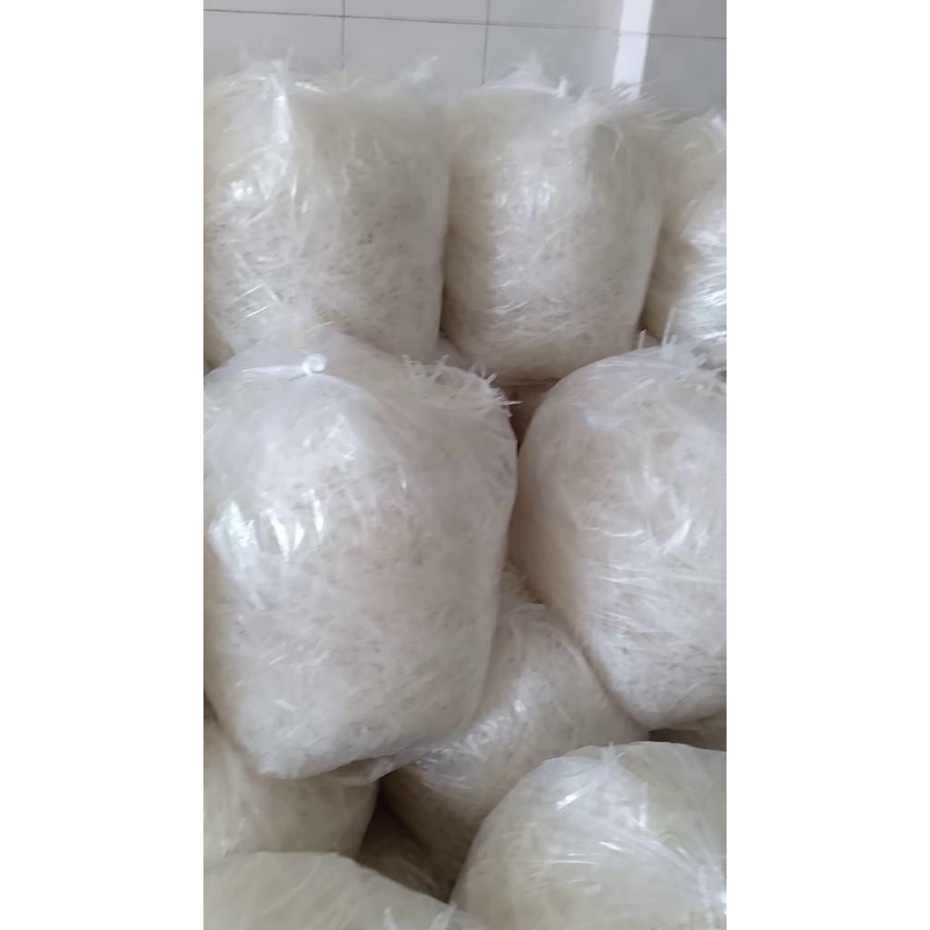 Bánh tráng cắt sợi dùng để làm bánh tráng trộn, bỏ sỉ và lẻ