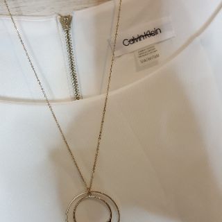 Phụ kiện mặc đầm sang chảnh