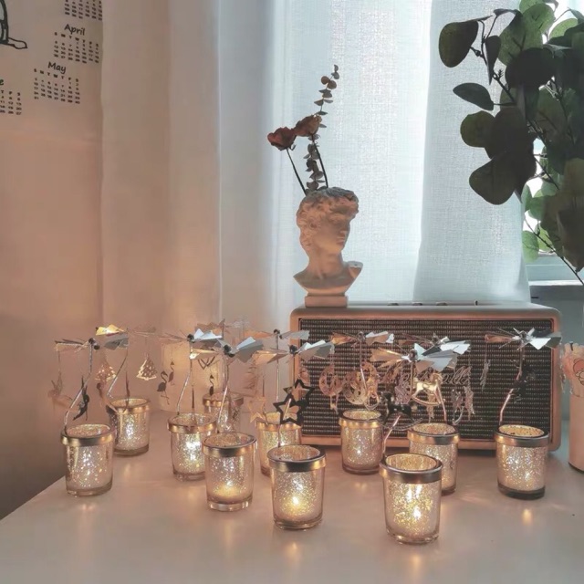 Ly nến dạng đèn kéo quân - M221