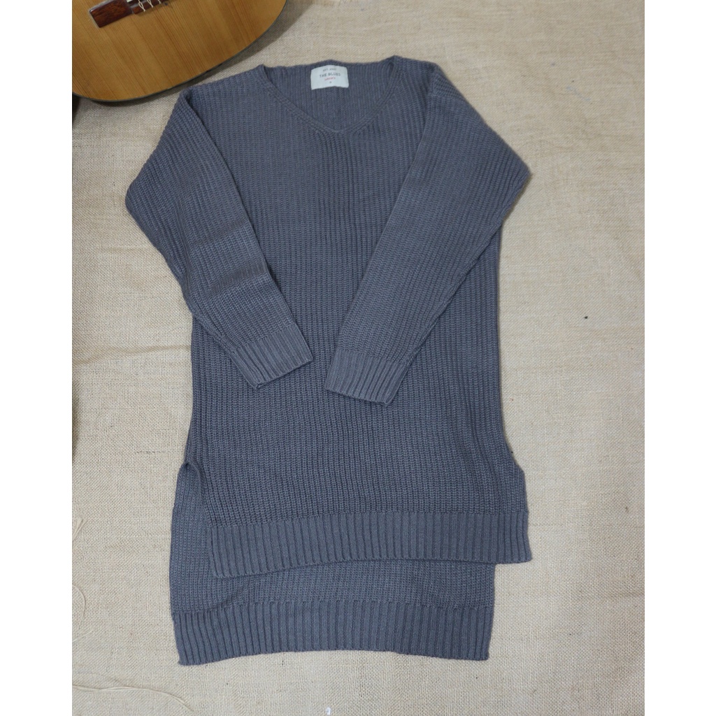 Áo len dáng dài xẻ tà  THE BLUE LADIES | BigBuy360 - bigbuy360.vn