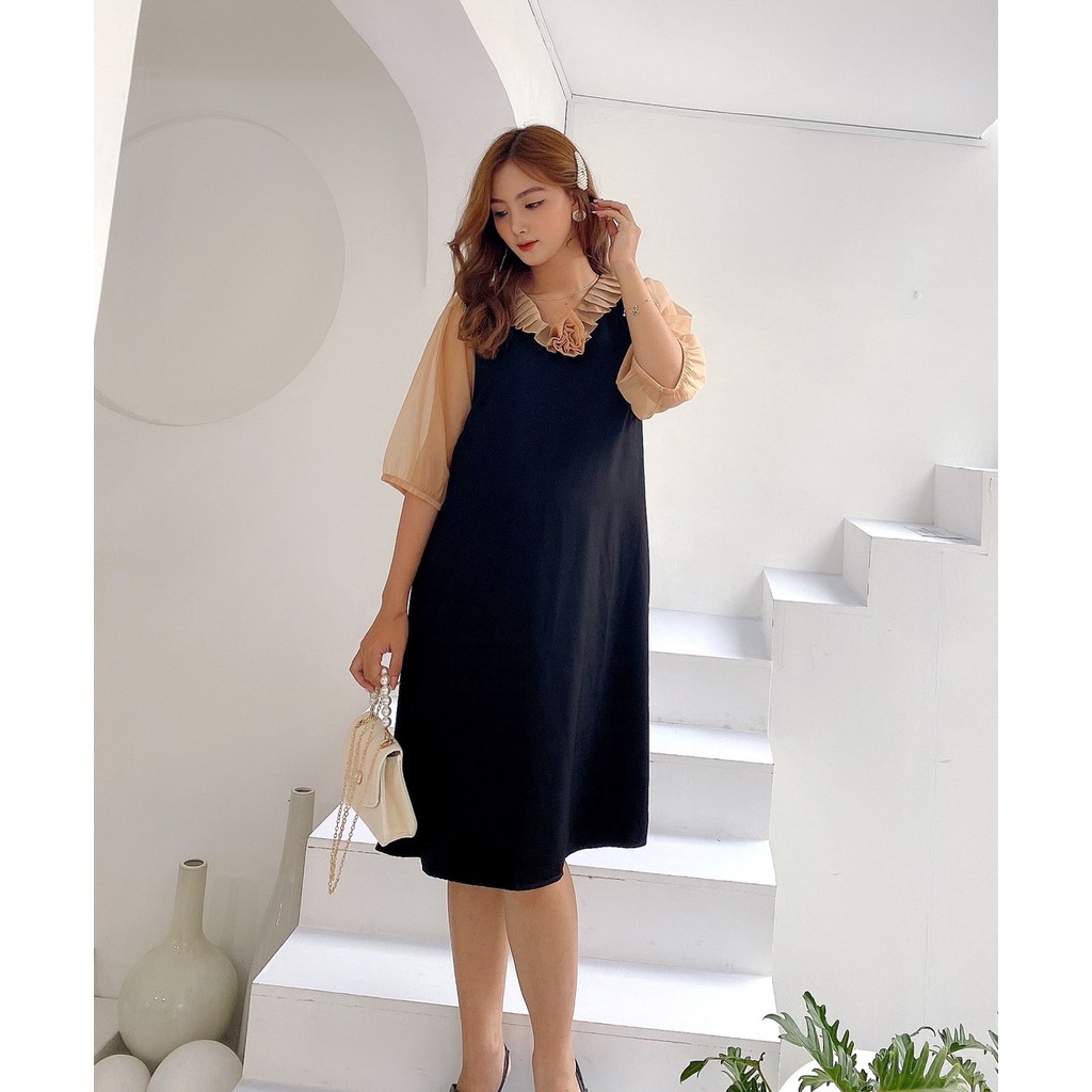 Đầm Bầu công sở đen viền hoa.