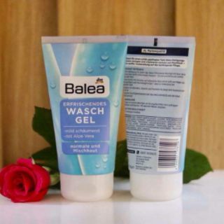 Sữa rửa mặt balea