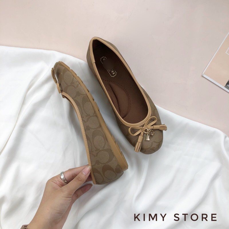 Giày bệt nữ hoạ tiết chữ C - Giày búp bê nữ mũi tròn mix nơ chuông - Kimy Store