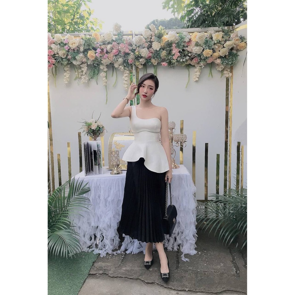 ÁO 1 BÊN VAI TREND (TRẮNG)