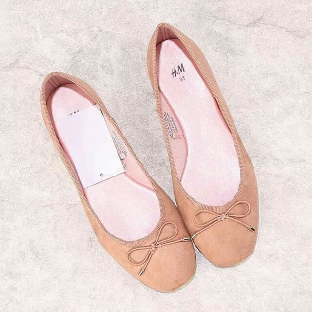 Giày bệt búp bê H&M đính nơ da lộn màu nude size 38