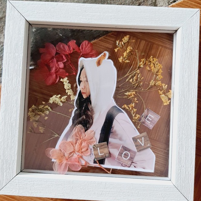Die-cut, cắt bế ảnh in theo yêu cầu, có cán bóng bền màu, decan dán được ,trang trí khung 3D, sổ scrapbook