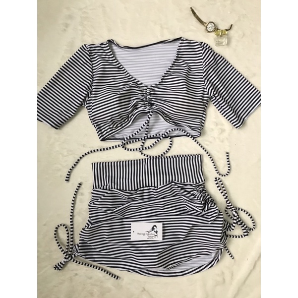 Đồ bơi nữ bikini 2 mảnh kín đáo áo croptop tay ngắn dây rút phối chân quần váy rút đi biển đẹp năng động | BigBuy360 - bigbuy360.vn