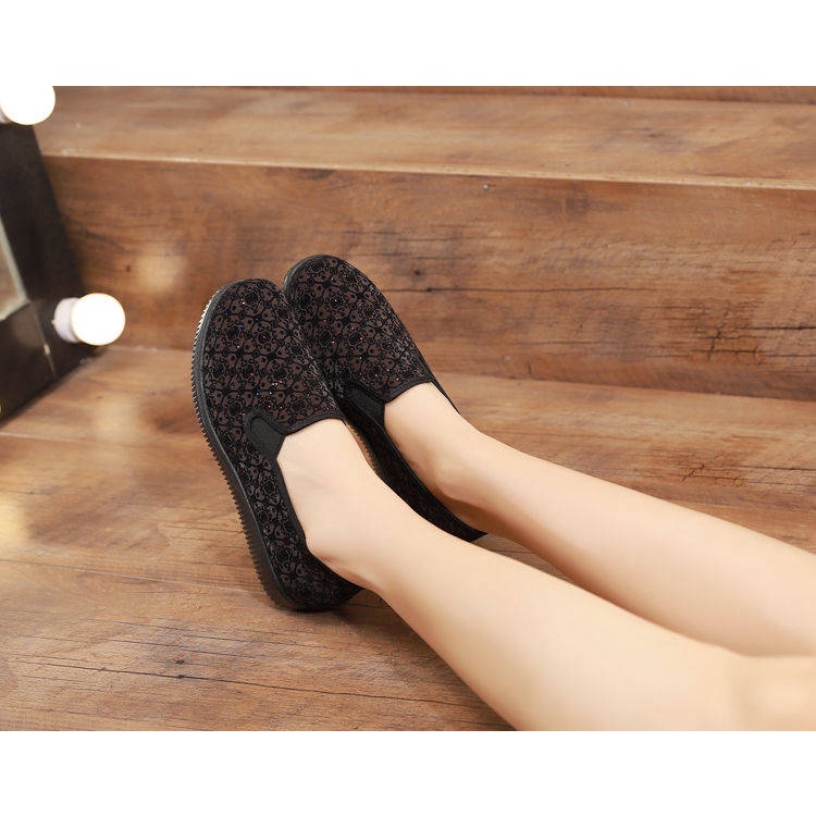 Breathable Giày của mẹ mềm chống trượt người trung niên và người già Bà Già Bắc Kinh Giày phụ nữ già