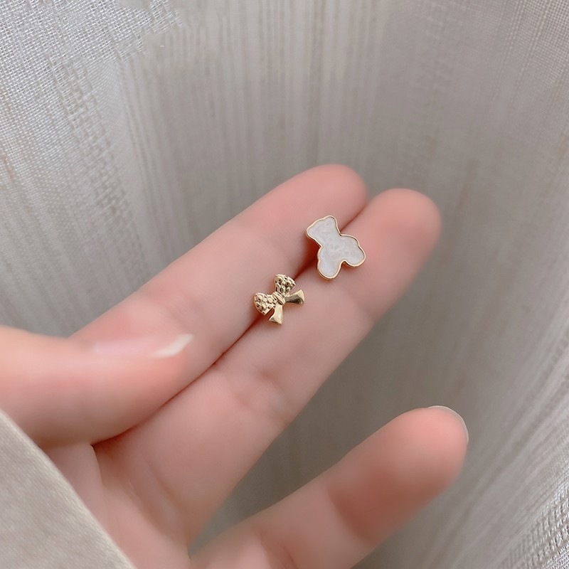 Bông tai gấu bất đối xứng đơn giản phong cách thời trang cá tính xu hướng 2021