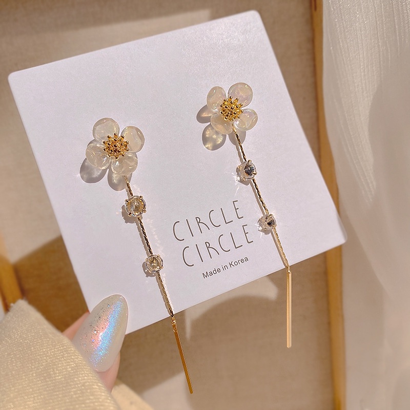 Khuyên tai hình bông hoa bằng acrylic màu trắng phong cách Hàn Quốc mới 2021