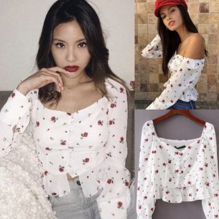 Áo hoa nền trắng giả cúc giữa tqxk