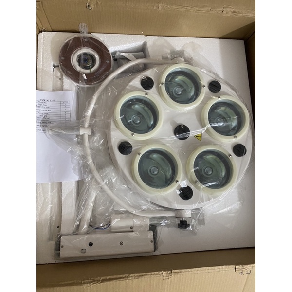 Đèn phẫu thuật treo tường 5 bóng