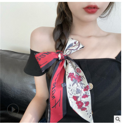 Khăn Choàng Lụa Hoạ Tiết Hoa Đỏ Phong Cách Hàn Quốc