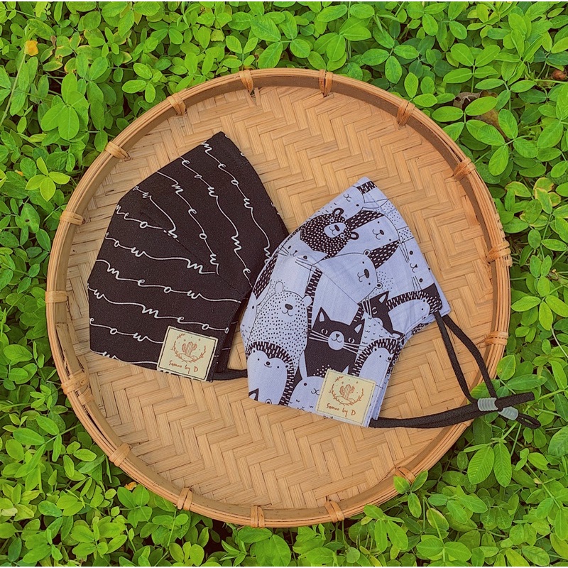 Khẩu trang form 3D chống dính son và chống nắng, vải thô cotton hoạ tiết mèo và cún