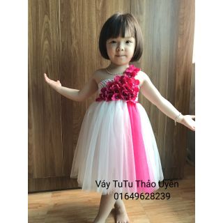 Váy công chúa màu trắng cho bé gái