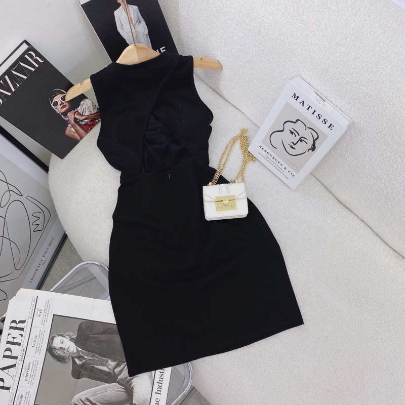 ĐẦM BODY ĐEN CUT OUT LƯNG SÁT NÁCH