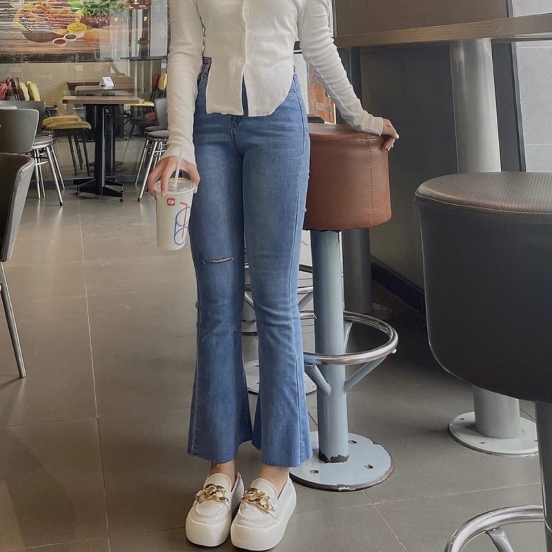 Quần Jeans loe rách