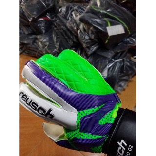 Găng tay thủ môn Reusch