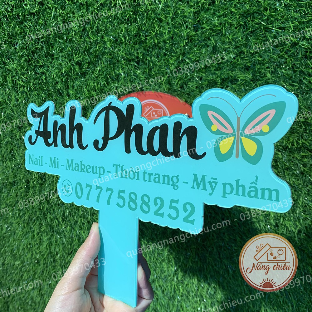 Bảng hiệu mika cầm tay_ bảng hiệu đạo cụ chụp hình sản phẩm_ Bảng hiệu xinh giá rẻ