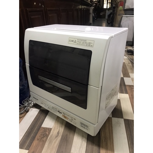 Máy rửa bát panasonic tr5 nhật bản đã qua sử dụng nhưng còn rất đẹp. điện áp 100v