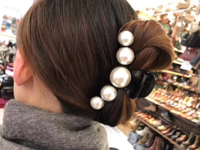 ☘️cặp cào cho tóc đính hạt châu màu trắng