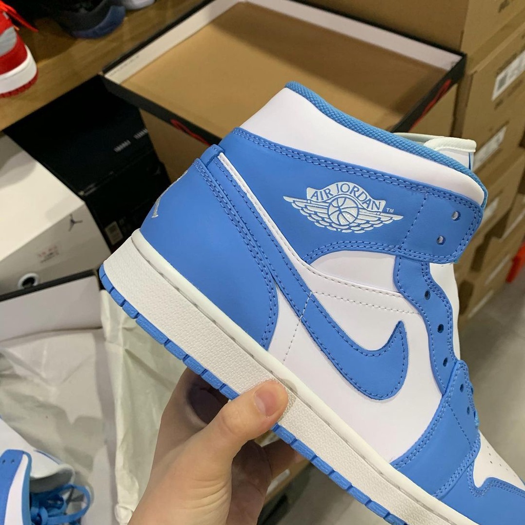 Giày Air Jordan 1 Mid "UNC"