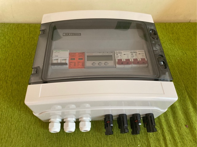 Tủ hoà lưới điện mặt trời 1 pha 2 string, có màn hình đo công suất phát 4-8 KWp