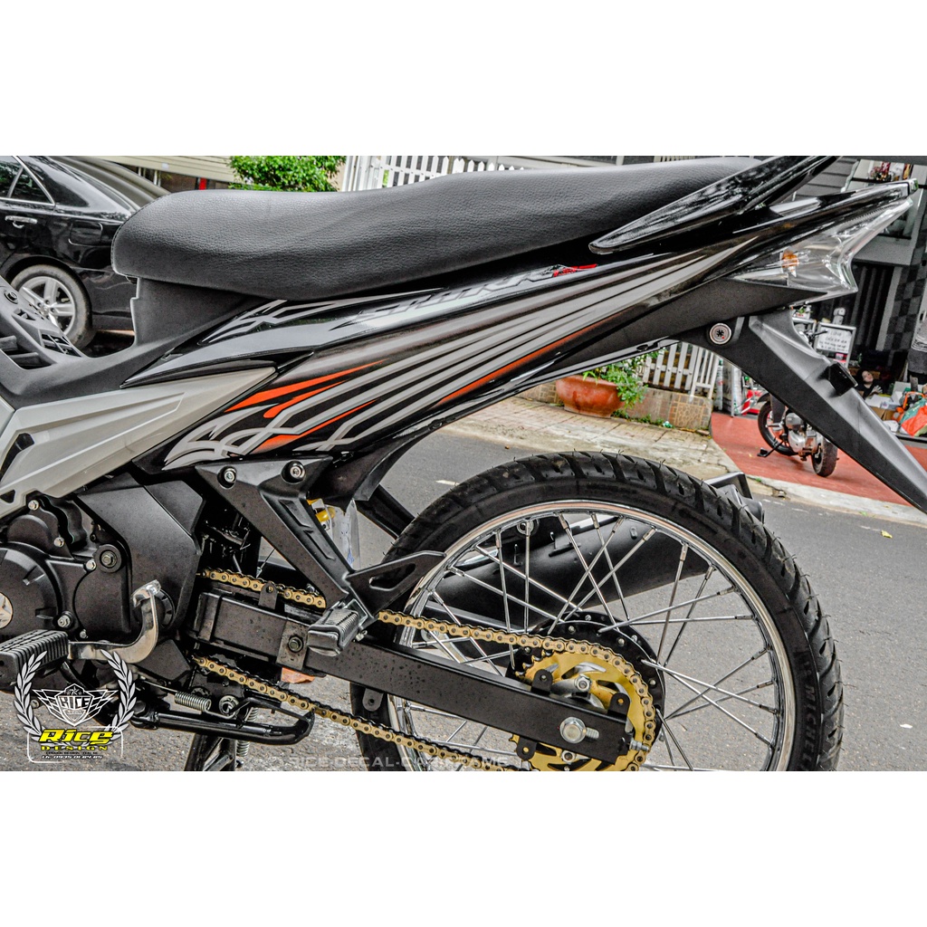 Tem Ex 135 4s  Đen Nạ Trắng  Mẫu Exciter Spark Thái