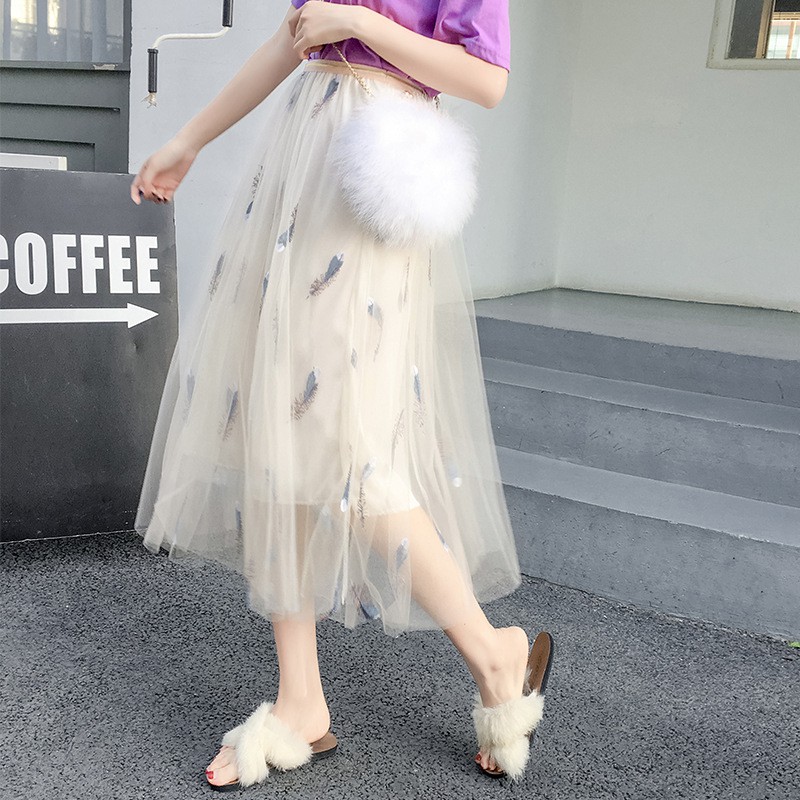 Chân váy xếp ly thêu lông vũ VD0032 | BigBuy360 - bigbuy360.vn