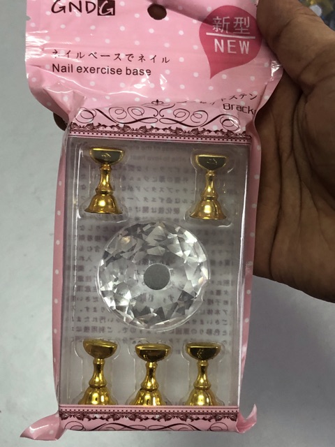 Đế nam châm dùng để trưng bày móng