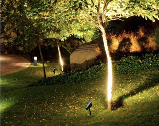 Đèn led cắm cỏ 7w cao cấp