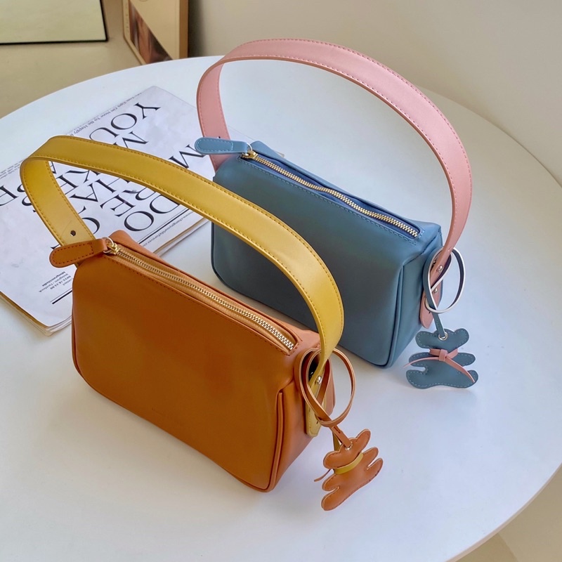 TaskyPoese - Túi đeo chéo charm chú gấu - Bear bag