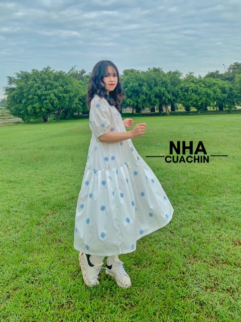 Đầm babydoll dài hoa thêu nổi