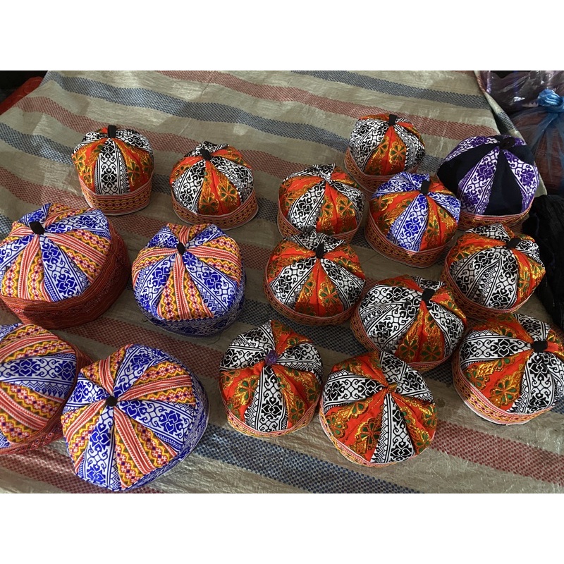 Mũ thổ cẩm