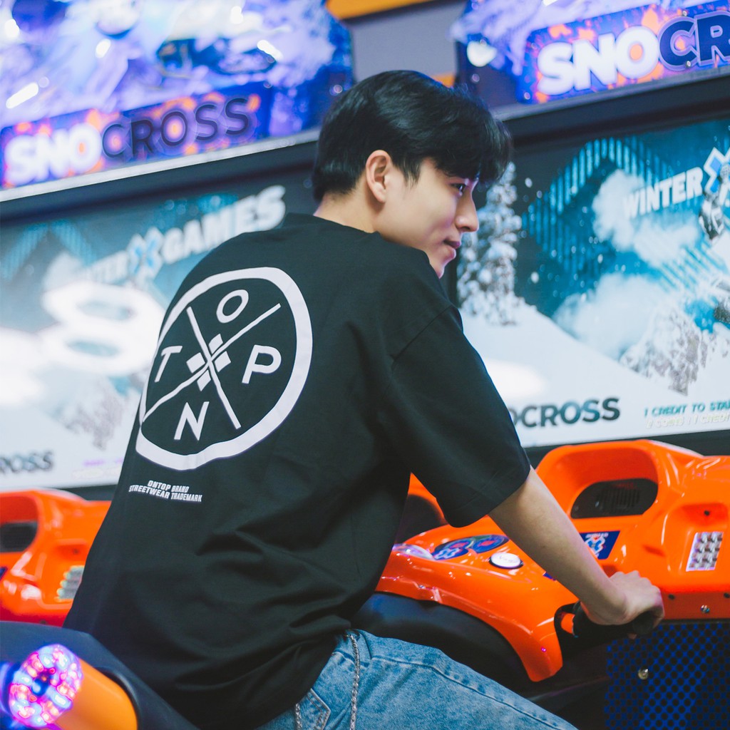 Áo thun local brand chính hãng ONTOP tay lỡ form rộng cổ tròn màu đen - Locker | BigBuy360 - bigbuy360.vn