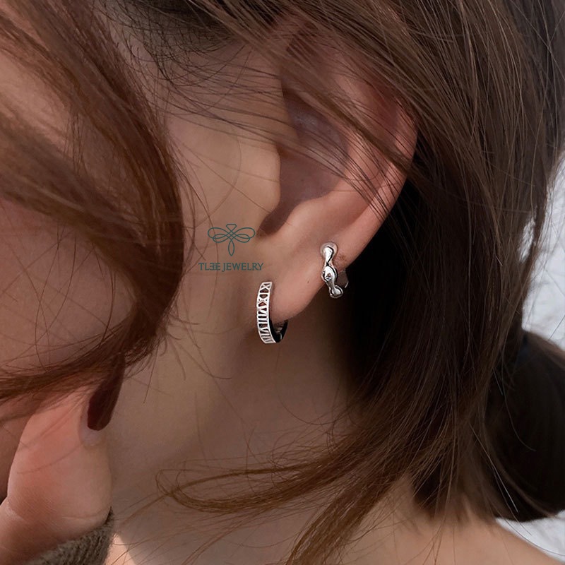 Khuyên tai bạc unisex tròn chốt bấm hình số la ma lạ mắt TleeJewelry B0155