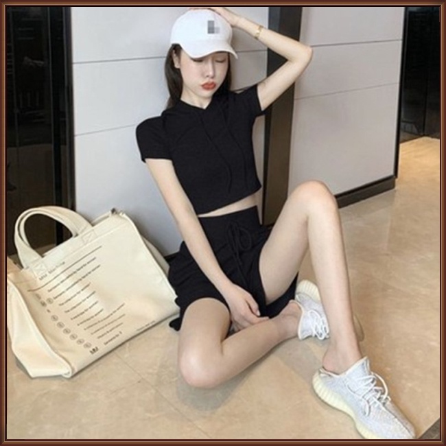 Set Đồ Thể Thao 2 Món Gồm Áo Cotton Pha Có Mũ Trùm Tay Ngắn Và Quần Short Thể Thao Cho Nữ