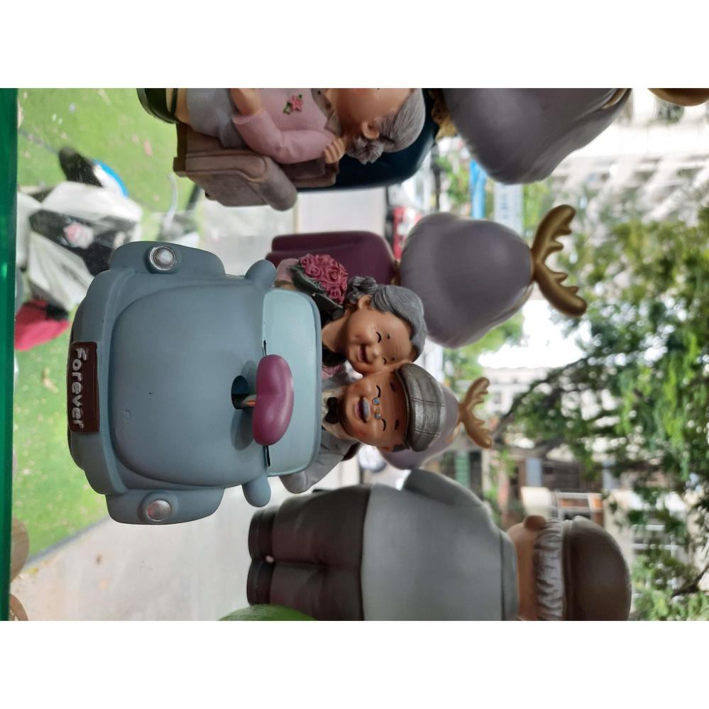 Tượng Trang Trí Ông Bà Anh Đi Ôtô Làm Quà Tặng, Trang Trí, Lưu Niệm