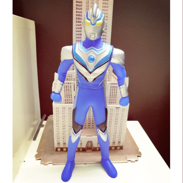 Mô hình siêu nhân điện quang Ultraman