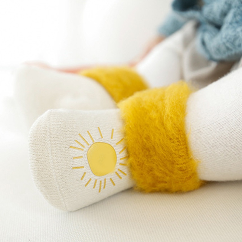 Set 3 Đôi Vớ Nhung Mini In Họa Tiết Cầu Vồng Dễ Thương Cho Bé 0-5 Tuổi