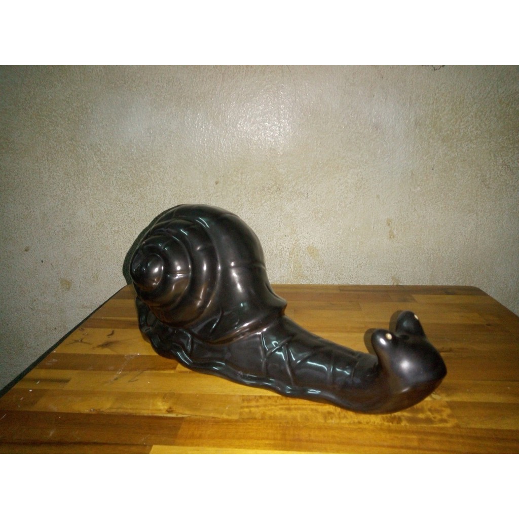 tượng gốm sứ ốc sên dài đen